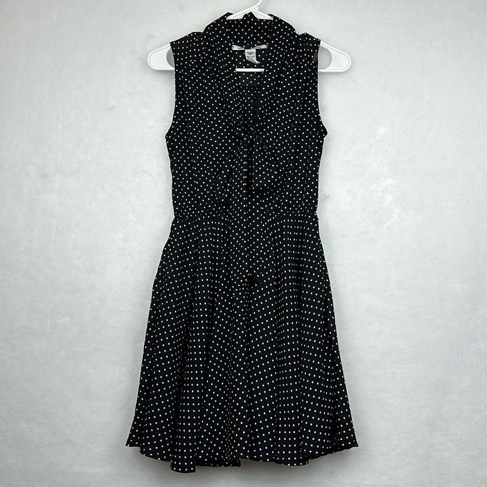 American Rag Polka Dot A Line dress Sleeves/elastic waist/ties at front Sz Small